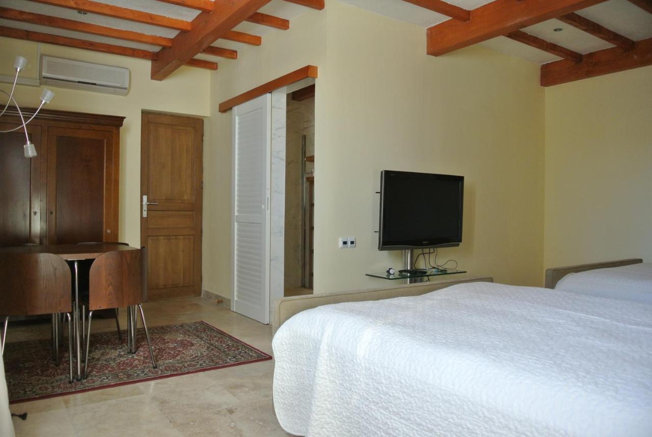 Grand Tamaris Bed & Breakfast Arles Bagian luar foto